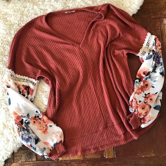 Hummingbird Tops - Hummingbird | Floral Sleeve Thermal Top